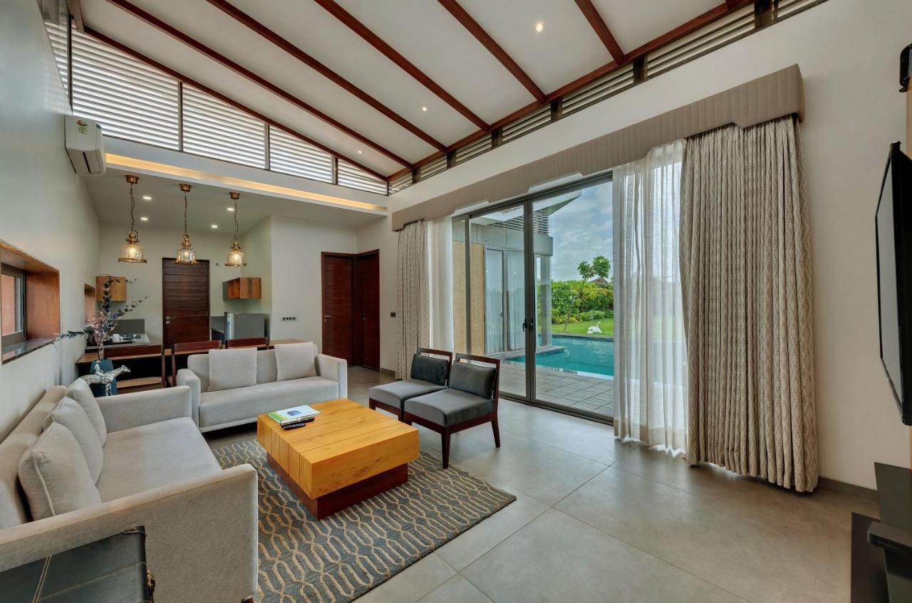 The Fern Royal Farm Resort, Anjār Exterior foto